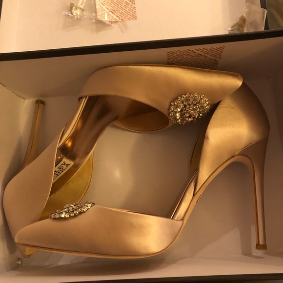NIB Badgley Mischka satin rhinestone high heels - Picture 12 of 16